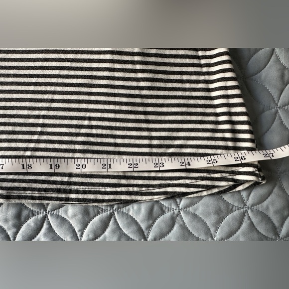 Buttercream Clothing tunic tee in white & charcoal grey, size 1X - Picture 11 of 13